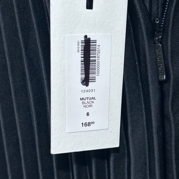 Babaton (Aritzia) Mutual Satin Pleated Wide-Leg Jumpsuit Black Size 6 NWT - Picture 8 of 14